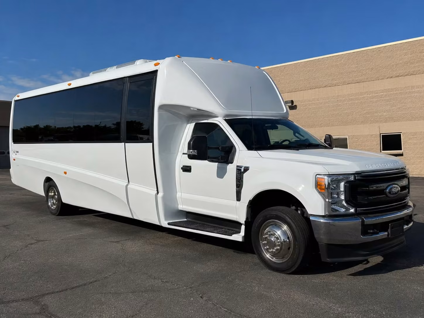 15 passenger minibus
