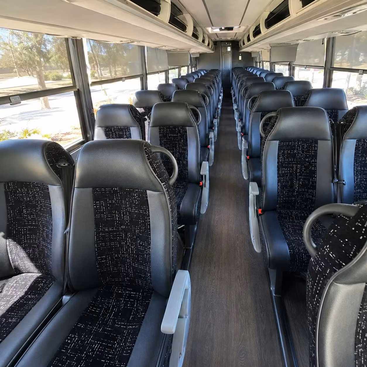 long distance charter bus rentals from wyoming to anywhere in the midwest
